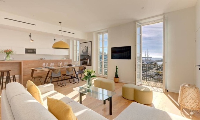 Cannes City Centre Apartment | Immogroom - Luxury 4bd - 50m Palais - AC - Balcony
