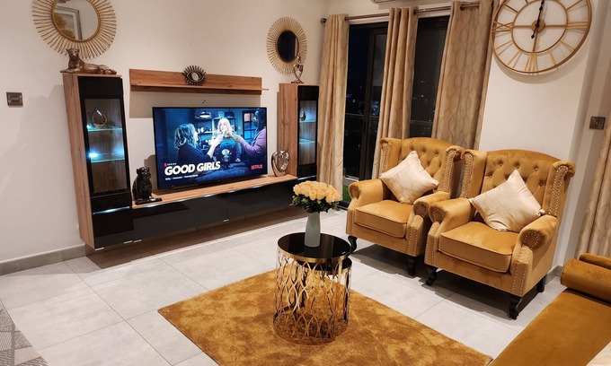 East Legon Apartment | Impeccable Luxury 2bed apartmnt in Accra, Gym, Pool