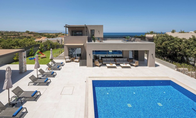 Kato Galatas Villa | Imperium Lux Villa Esperia★100m to sea★Heat.Pool★Gym★Sauna&Jacuzzi