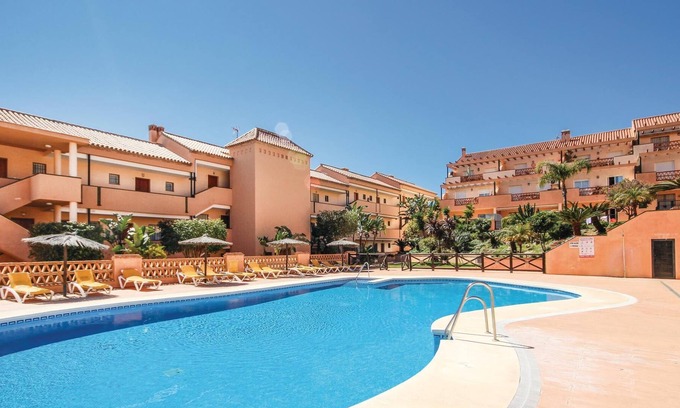 El Faro Apartment | In a well-maintained residential complex with community pool in Mijas Costa you will find this beaut