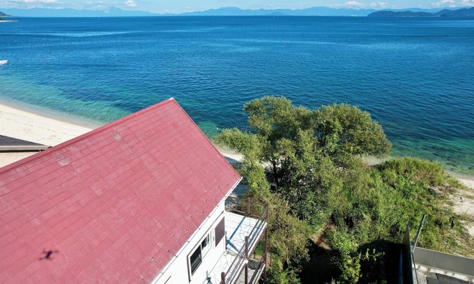 Minami-komatsu Cottage | In front of Lake Biwa! A private lakefront experience