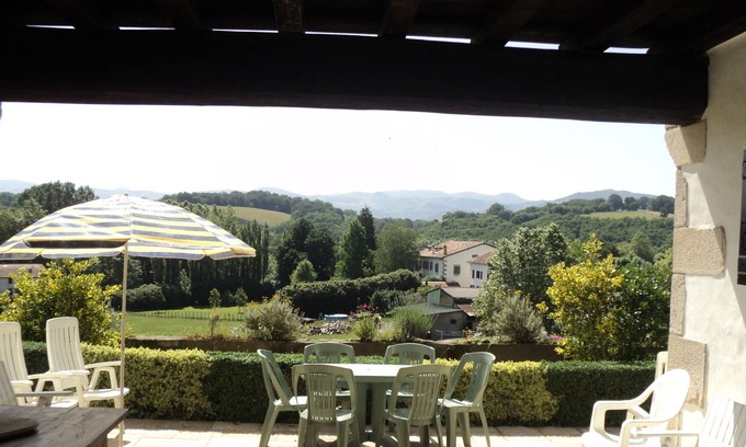 Sare Apartment | In Sare, character apartment of 400 m² in typical Basque house with 6 bedrooms