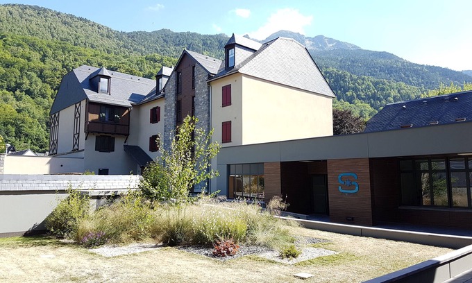 Saint-Lary-Soulan Apartment | In the heart of Saint-Lary Soulan Apartment 61M2 in new STANDING residence