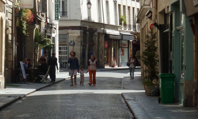 Quartier du Mail Apartment | In the Heart of Paris - Come and live like a true Parisien
