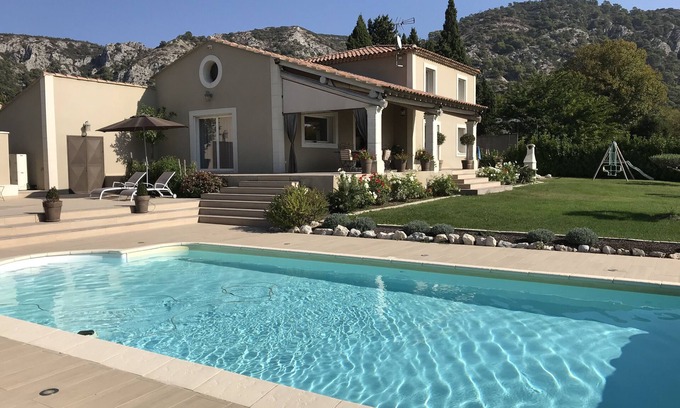 Cheval-Blanc Villa | In the heart of the luberon, character villa with swimming pool