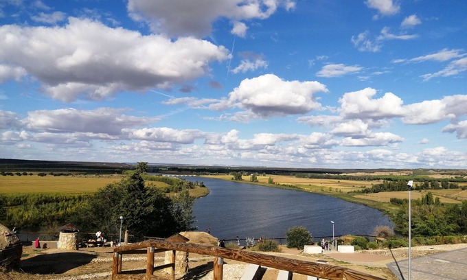 Castronuno Apartment | In the heart of the city. Your comfort, next to the beautiful views.