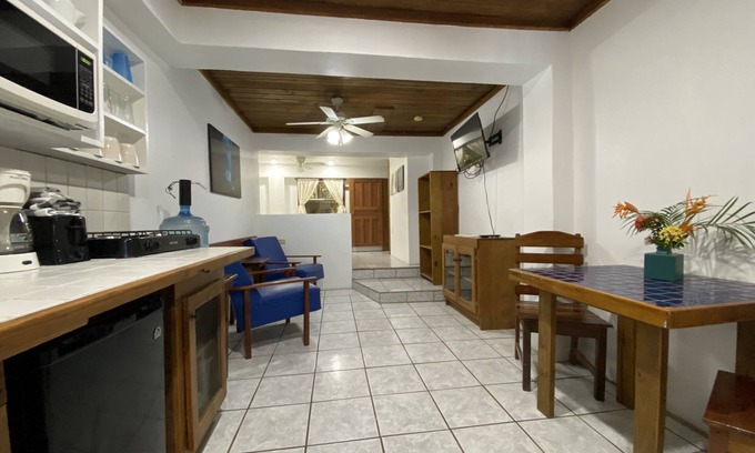 Antoneys Cay Apartment | In the heart of West End, Roatan - Mariposa Lodge - Unit 2