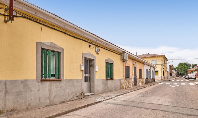 San Martin de la Vega House | In the Madrid metropolitan area, this functional vacation apartment welcomes you.