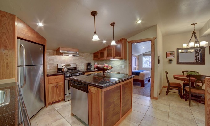 Moab House | In Town MOAB CONDO RETREAT-Su Casa inn Suite-CLEAN-SAFE-PRIVATE