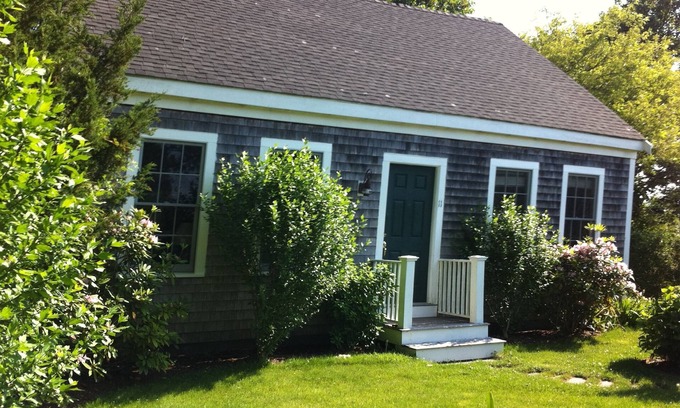 Nantucket Town Cottage | In-town Nantucket Cottage - Abuts Bird Sanctuary