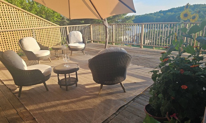Waldoboro House | In town Penthouse Apartment and Personal Spa