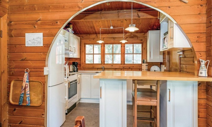 Brovst House | In Tranum you can hardly stay closer to the beach than in this pool house.