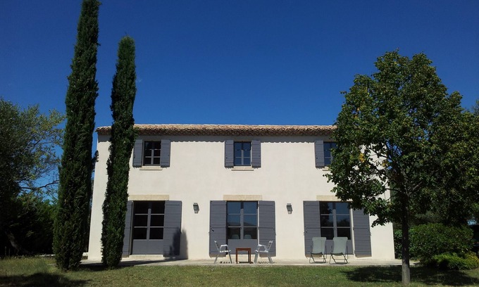Uzes House | In Uzès, Bastide with high-end services, 2 minutes from the center, salt pool
