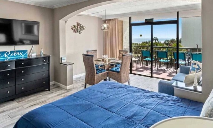 Myrtle Beach Condo | Incredible Poolside Suite@Caravelle!