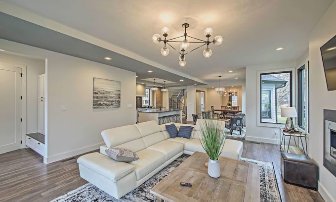 Herron Morton House | Indianapolis Luxury: House w/Yard <2Mi to Downtown