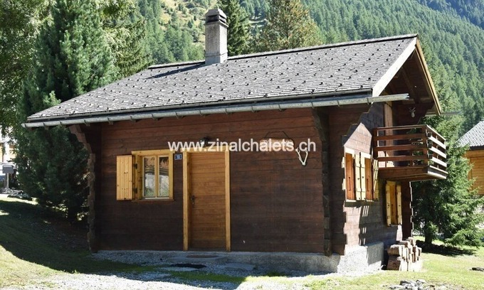 Zinal Ski Chalet | Individual chalet in Zinal - 1 bedroom with a double bed (160x190) - 1 bedroom with 2 beds - living