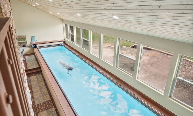 Colorado Springs House | INDOOR 44ft HEATED POOL,6BR 4BA,HOT TUB wPIKES PEAK VIEWS,POOL TABLE, SLEEPS 20!