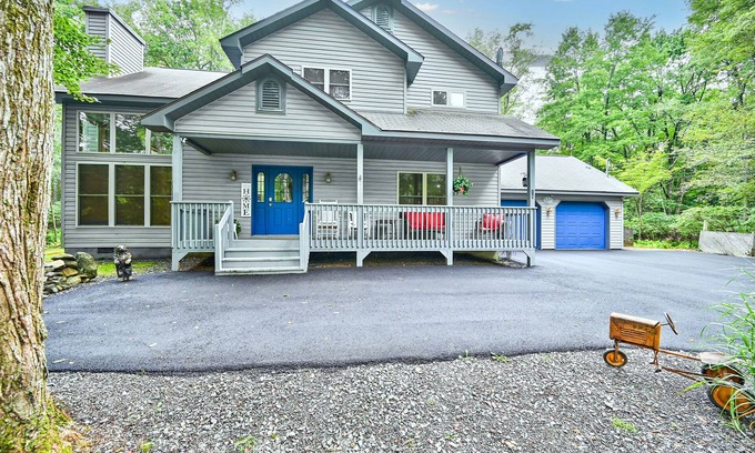 Gouldsboro House | Indoor Pool/HotTubnGameRoom/Ski Resortsn4BR #1 Community in the Heart of Poconos