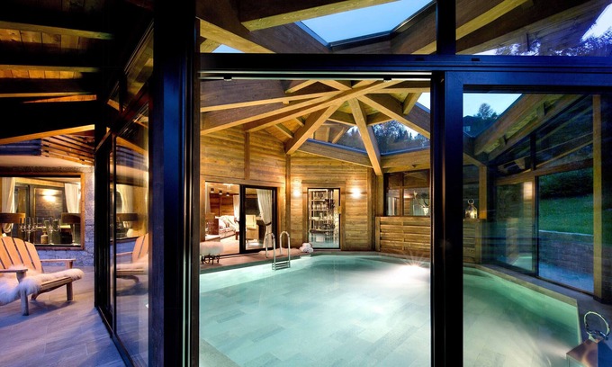 Le Lavancher Ski Chalet | Indoor swimming pool, gym & spa