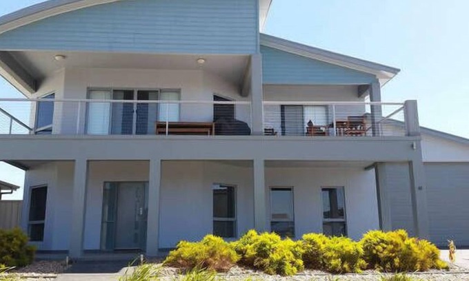 Port Hughes House | INDULGE AT THE DUNES