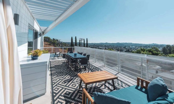 Eagle Rock House | Industrial&Stylish 3bd/2.5bth Home By DTLA W/Views