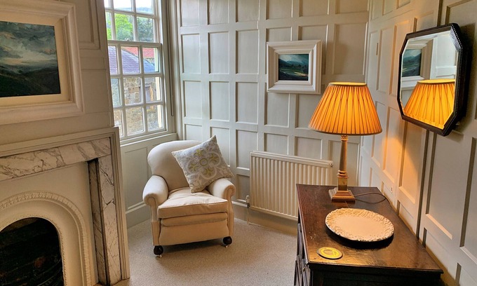 Carlton-in-Cleveland Cottage | Ingleby Manor - East Wing