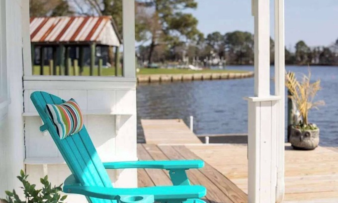 Ocean Pines Apartment | Inn on Turville Cottage, Sleeps 4, Waterfront