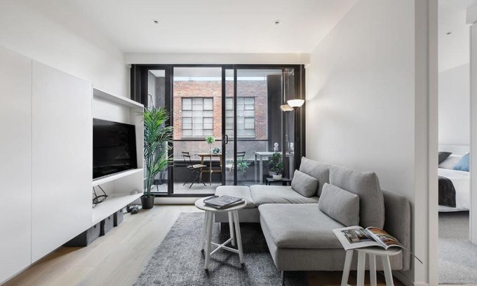 Melbourne Central Business District Apartment | Inner-city Chic near Markets and Flagstaff Station