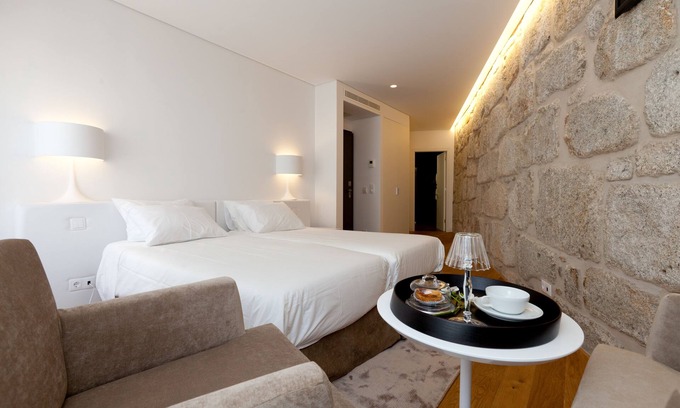Sao Nicolau House | inPatio GuestHouse