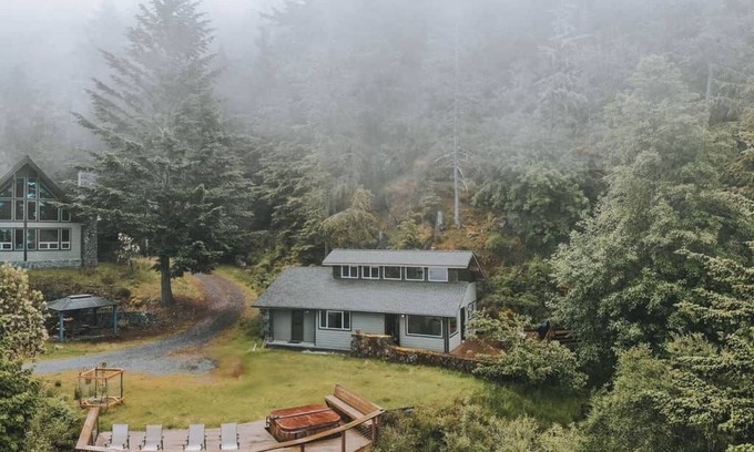 Eastsound House | INSANE VIEWS! HOT TUB!