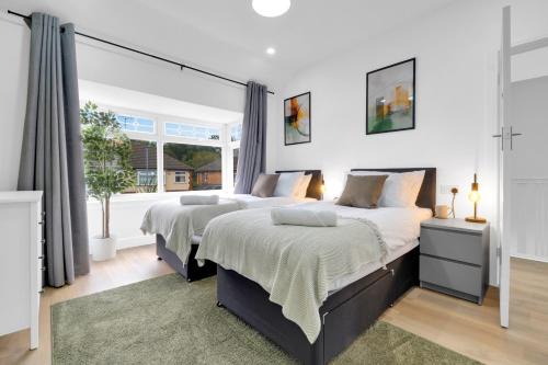 Aylestone Apartment | Inspira Stays - Spacious Modern House in Leicester - Free Parking - Xbox, Table Football & Smart TV