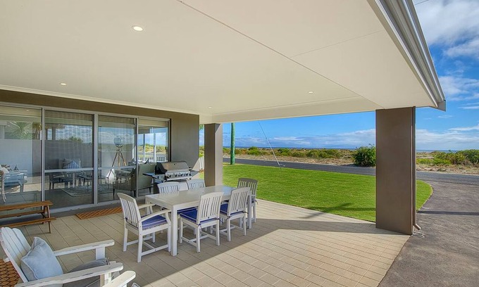 Geographe House | Into the Blue - Busselton Beachfront