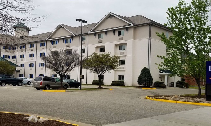 Central Newport News Hotel | InTown Suites Extended Stay Newport News VA - I-64