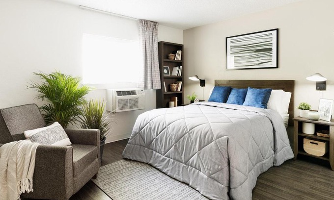 Northern Woods Hotel | InTown Suites Extended Stay Columbus OH - North