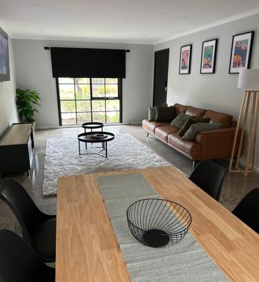 Inverloch House | Inverloch Palm Waters 5