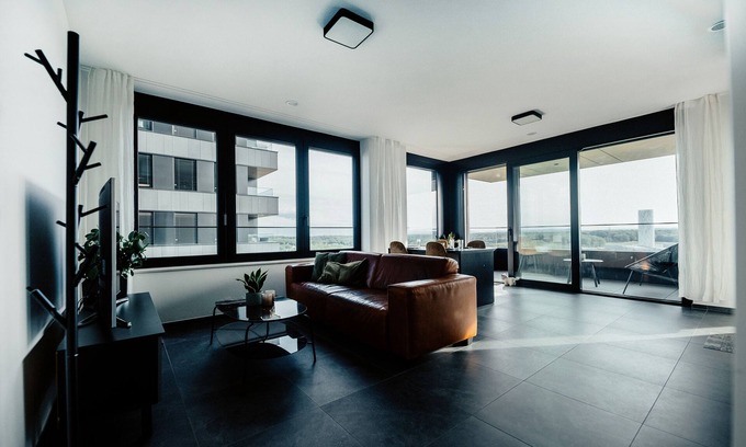 Gasperich Apartment | Inviting Apt w Spa Fitness & Swim Pool