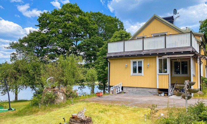 Torestorp House | Inviting cottage in excellent location directly on the lake