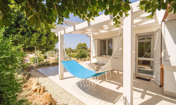 Marinella di Selinunte House | Inviting villa with private pool in the west of the island.