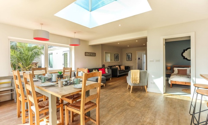 Wittering House | Iona-4 bed luxury in the heart of Bracklesham Bay