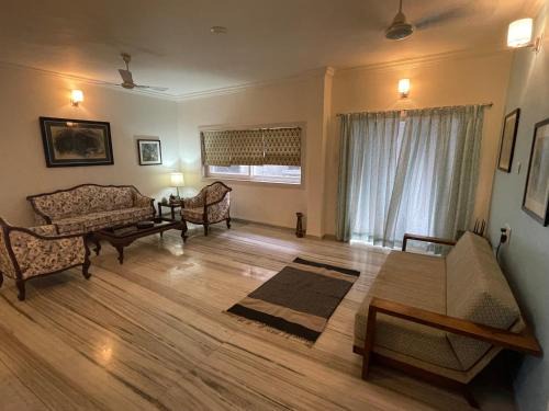 Vadodara Apartment | Ishan Apartments 3BHK Individual Rooms