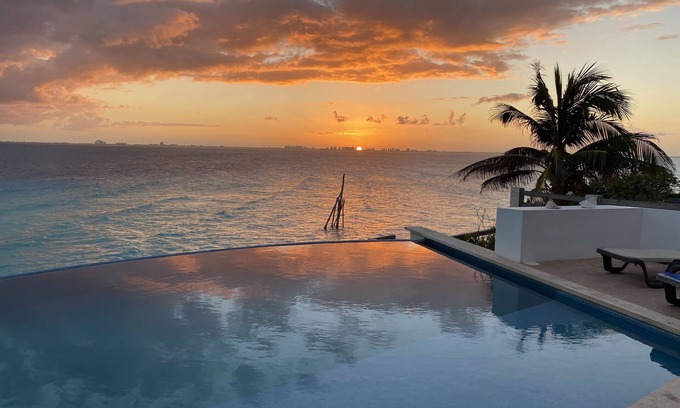 Isla Mujeres House | Isla Mujeres' Finest Oceanfront Home Special Summer Rates!