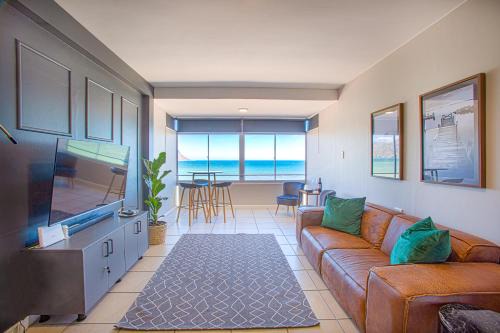 Strand Apartment | Isla's Place (Strandsig 304)