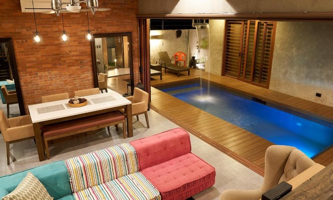 Maribago House | ISLA VILLA 1 amazing waterfall pool house near beach, bars & restaurants