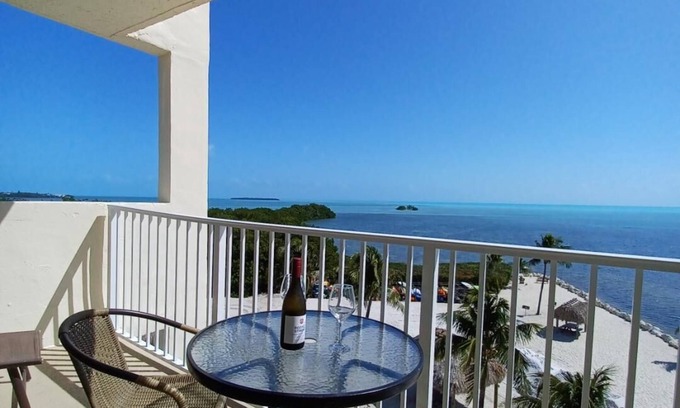 Tavernier Condo | Islamorada Lovely Panoramic Ocean VIEWS! Oceanfront Corner Condo, Pool, More!