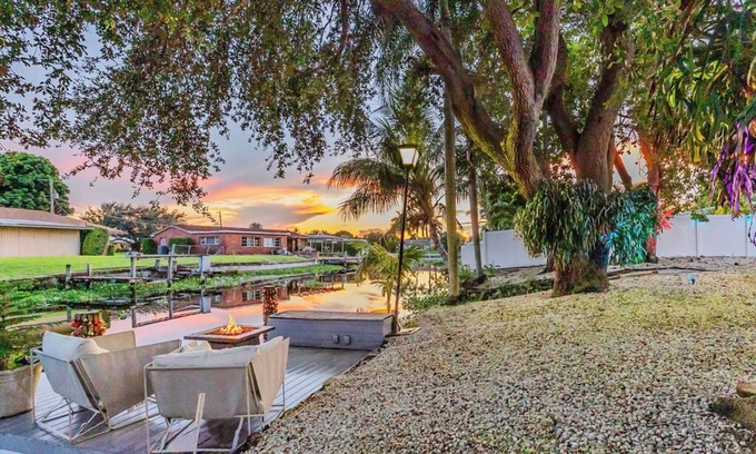 West Palm Beach Villa | ISLAND PALM BEACH VILLA