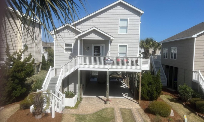 Ocean Isle Beach House | Island Park Home on the water! Short walk to beach. Sleeps 9
