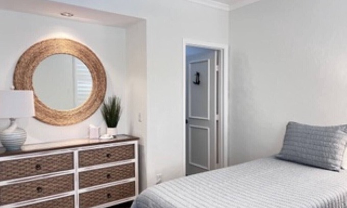 Crescent Beach Apartment | Island Time - Oceanfront Bliss