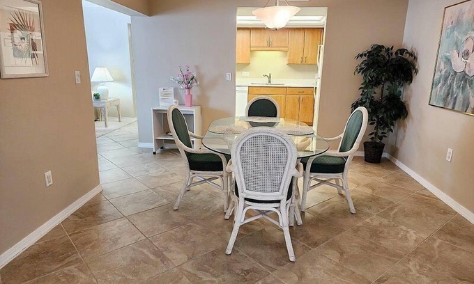 South Island Condo | Island Winds condo 601 is an exceptional sixth-floor vacation condo rental.
