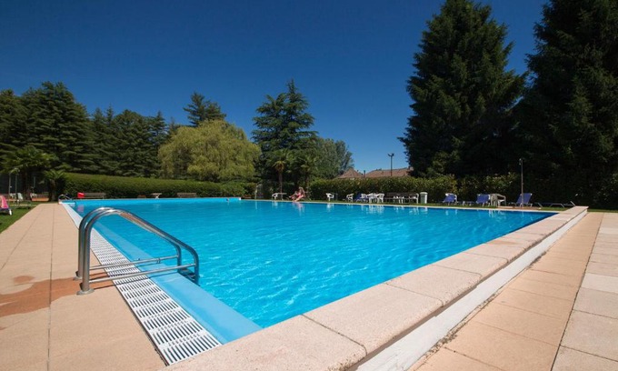 Ispra House | Ispra Villa Sleeps 6 Pool