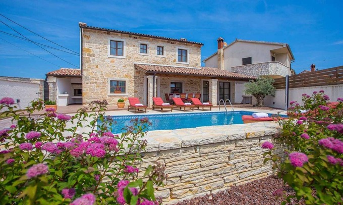 Valtura Villa | Istrian stone villa with swimming pool near Pula, Istria